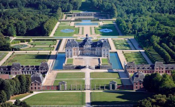 Château de Vaux-le-Vicomte louer un minibus avec chauffeur