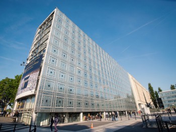Institut du Monde Arabe (Paris) location minibus chauffeur