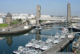 Location car avec chauffeur Brest location car Brest pas cher