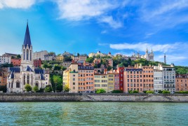 Location minibus avec chauffeur Lyon location minibus Lyon pas cher
