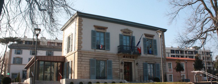 location bus avec chauffeur Saint-Genis-Laval Rhône-Alpes