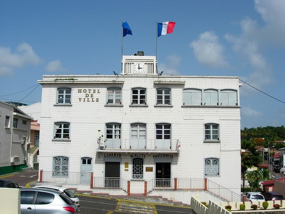 location autocar SHOELCHER Outre-mer
