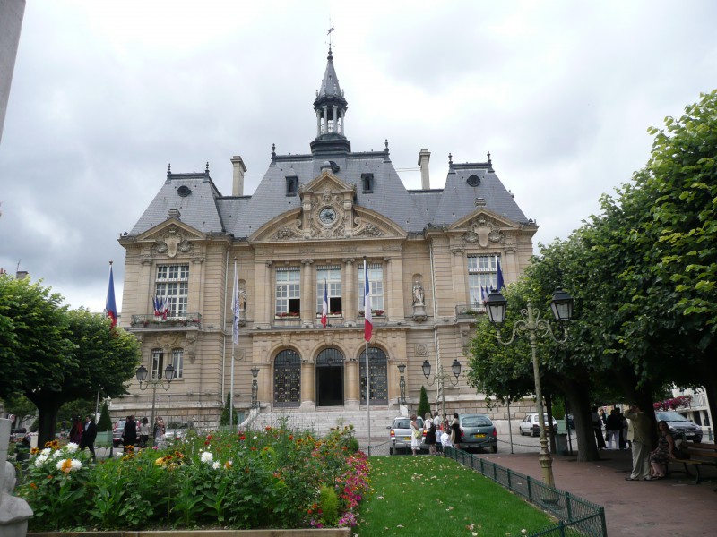 location minibus avec chauffeur Suresnes Ile de France